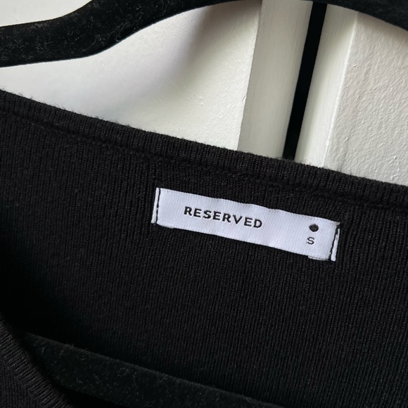 Long sleeve top with asymmetric neckline - Picture 5 of 6